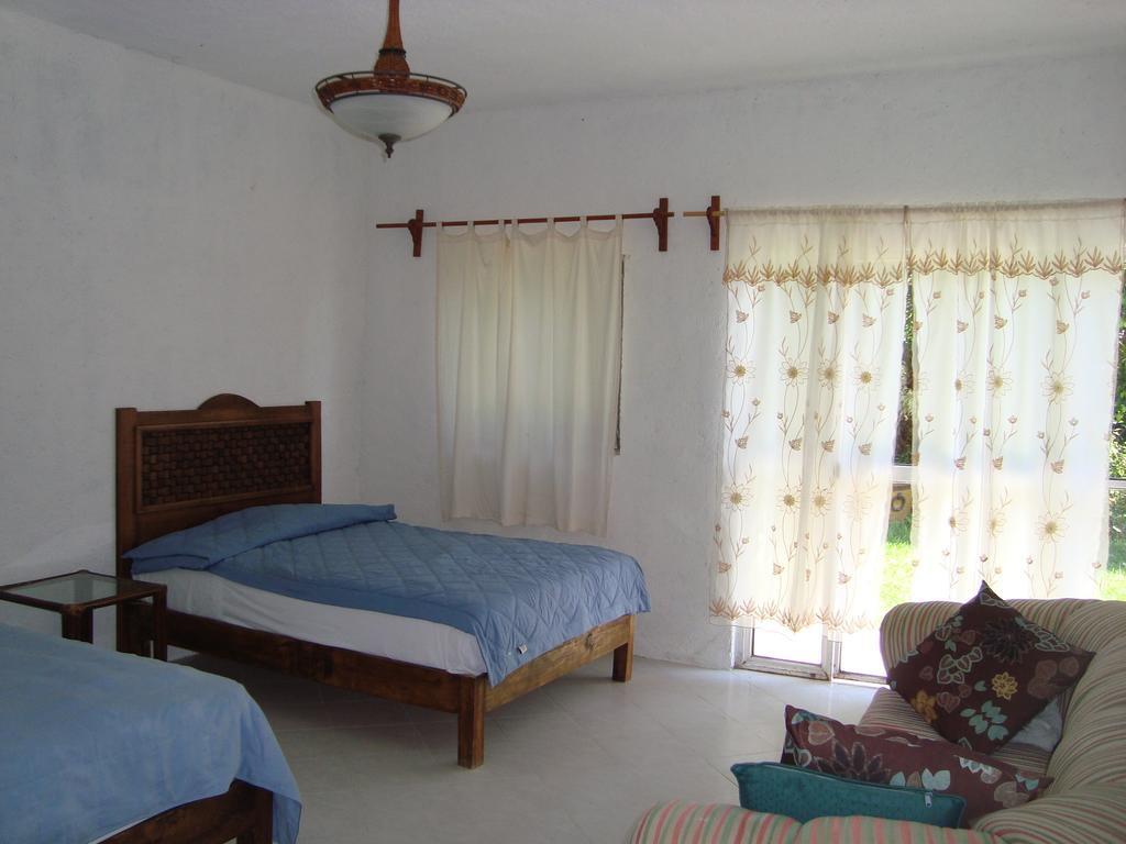 Hotel Teques Inn Tequesquitengo Ruang foto