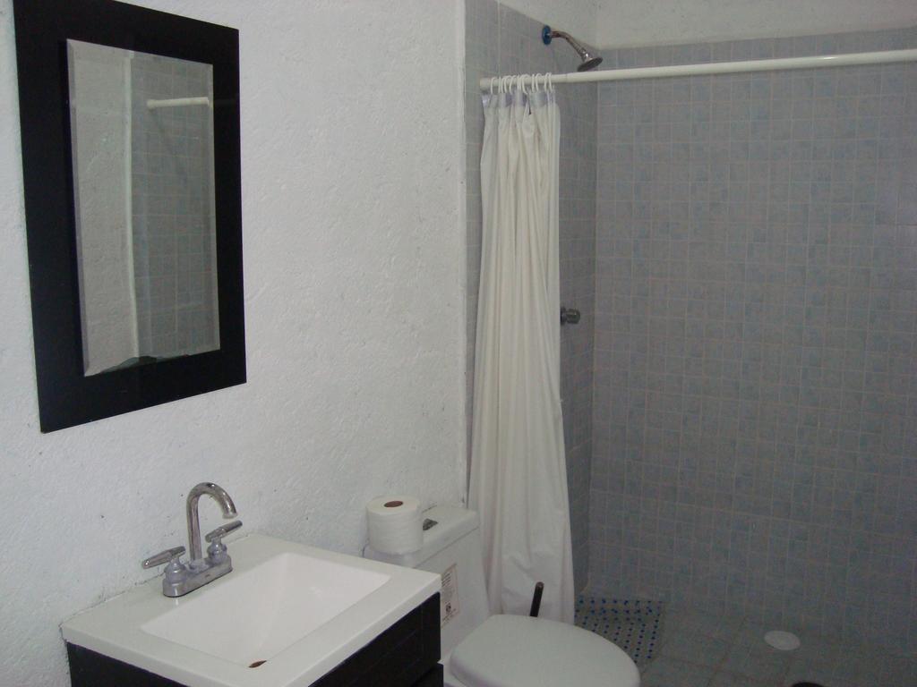 Hotel Teques Inn Tequesquitengo Ruang foto