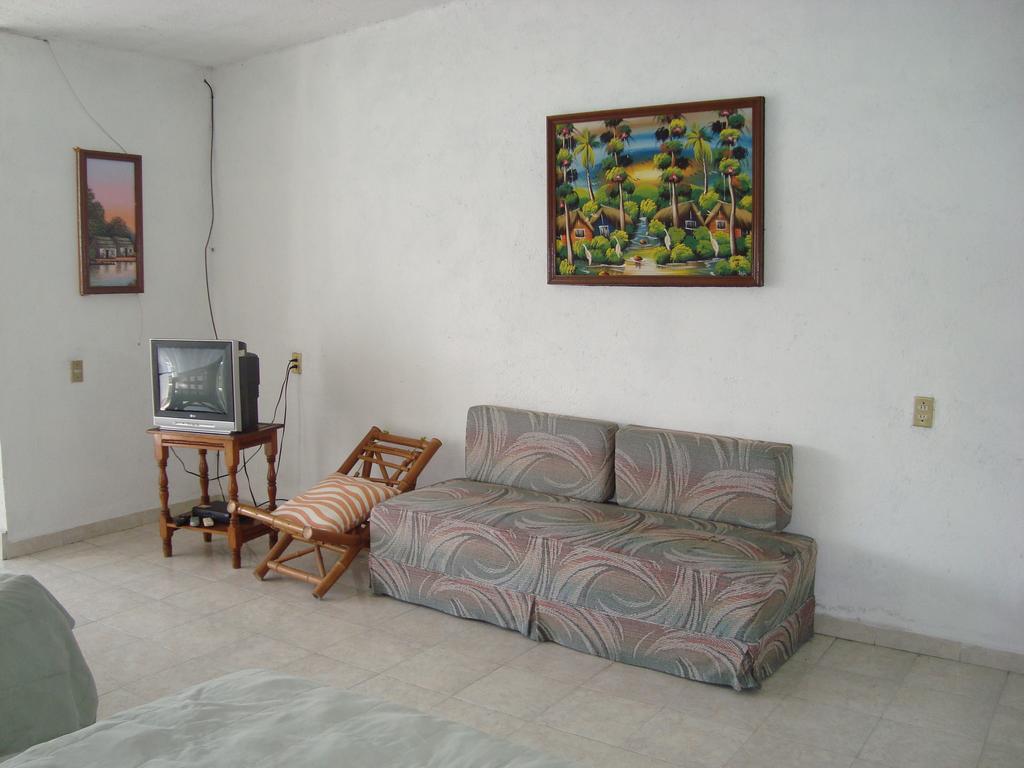 Hotel Teques Inn Tequesquitengo Ruang foto